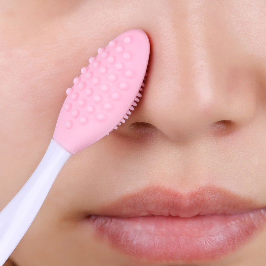 Get Clearer, Glowing Skin with Silicone Glow Brush - Includes Replacement Head for Long-lasting Use!