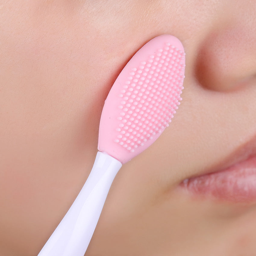 Get Clearer, Glowing Skin with Silicone Glow Brush - Includes Replacement Head for Long-lasting Use!